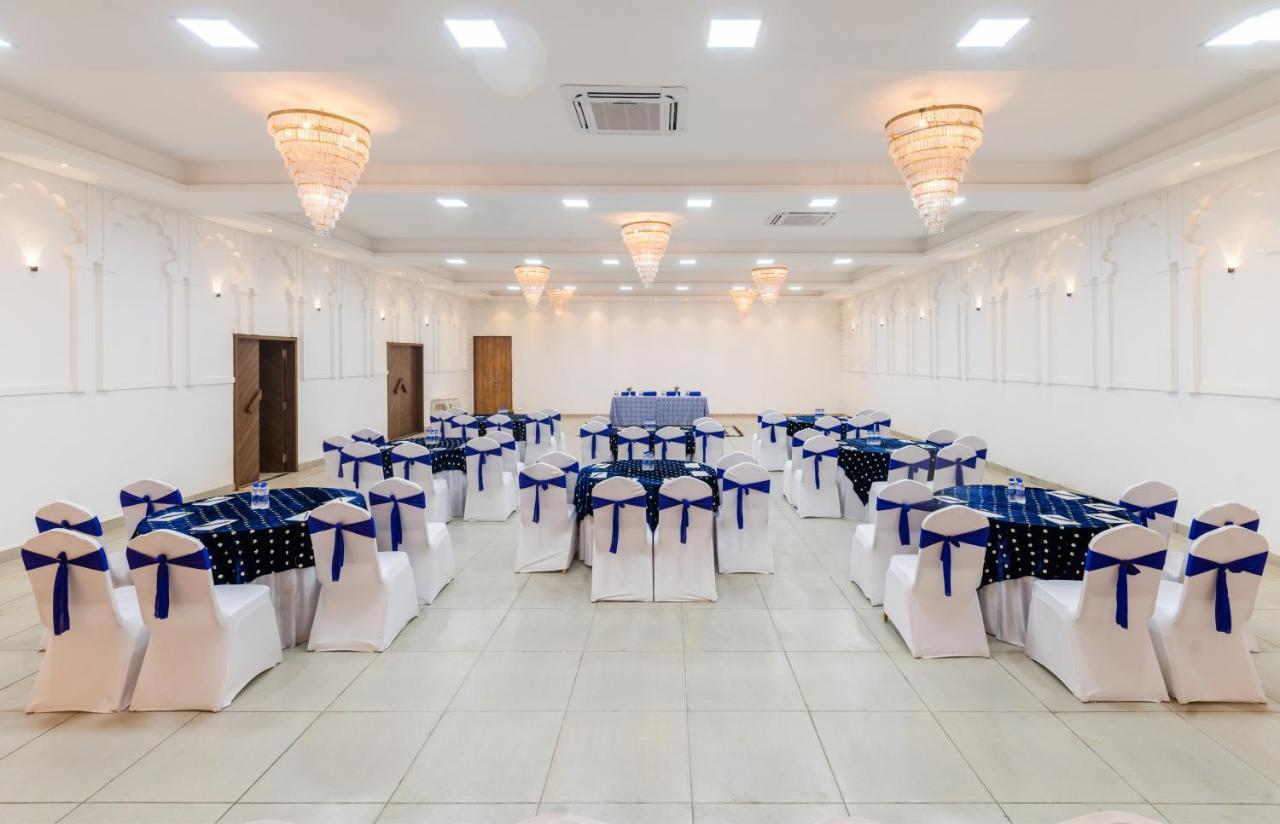 Hotel Traavista Aravali Mahal Udaipur Exterior foto